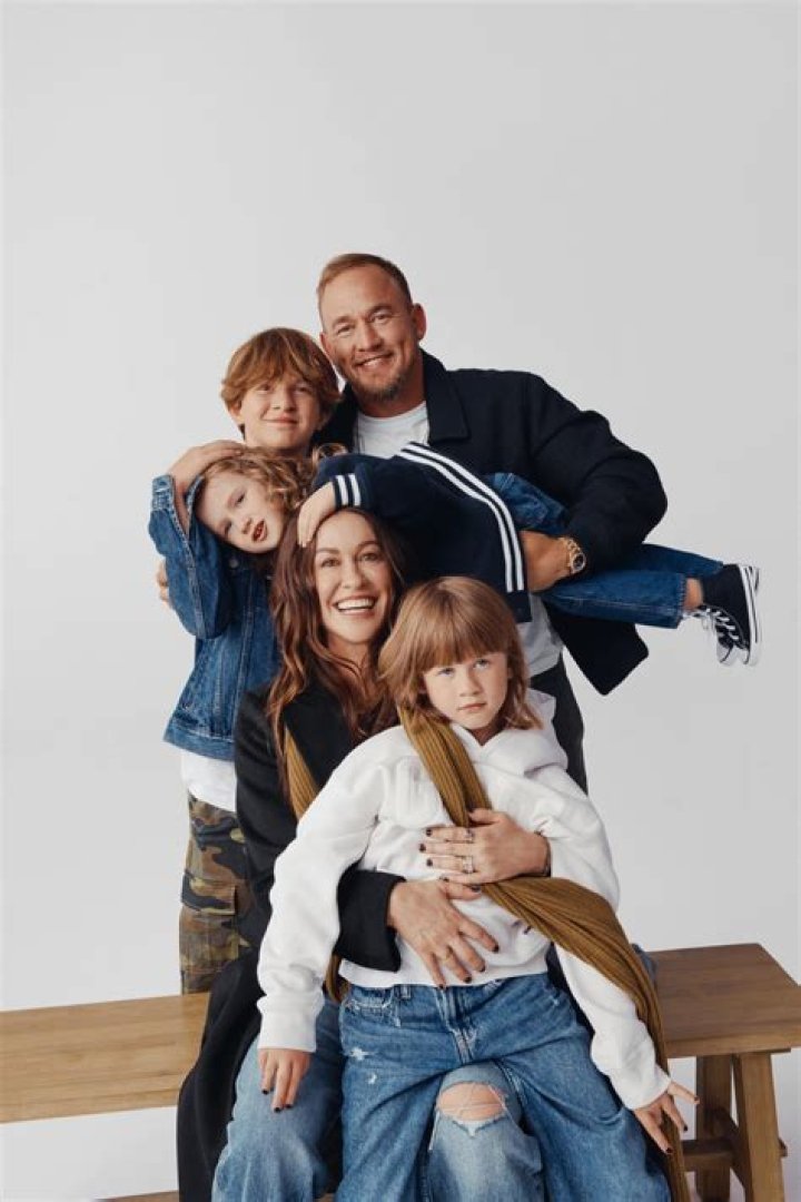 Alanis Morissette Personal Life: A Deep Dive into Her Journey