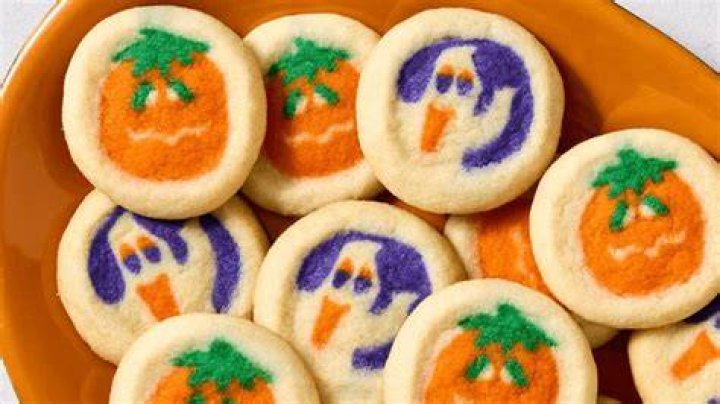 Evaluate the Halloween Cookies Company Pillsbury on Trick-or-Treat Snacks