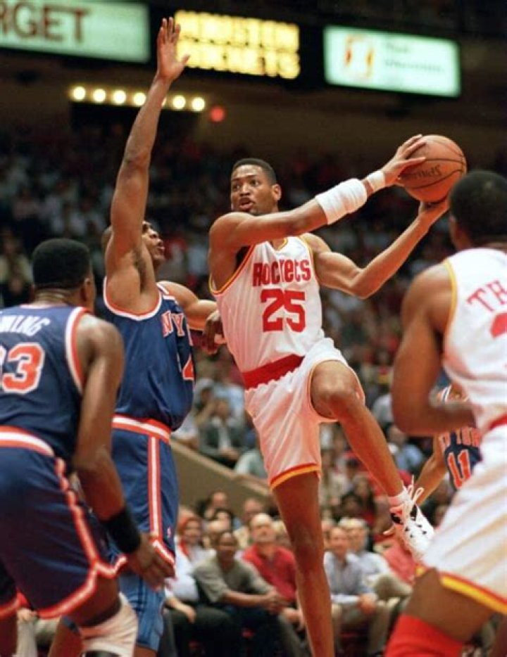 Exploring the Life and Career of Nebahat Çehre