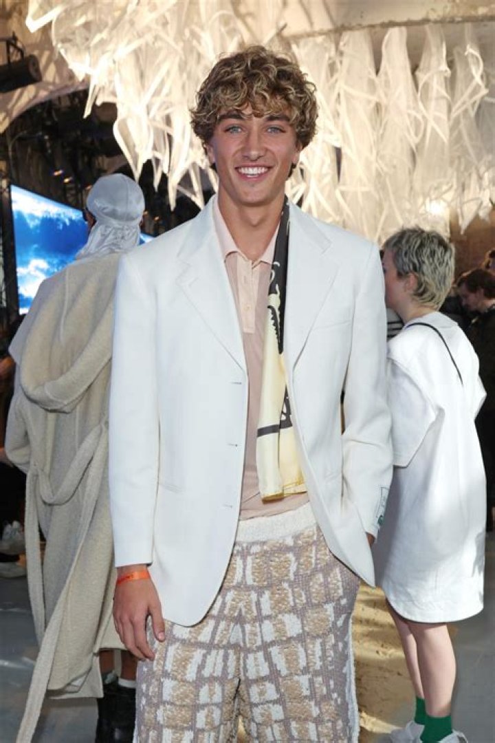 Noah James: The Rising Star in the Entertainment Industry