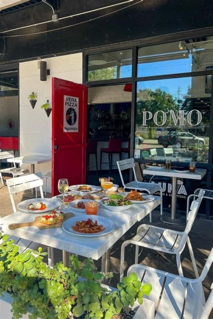 Pomo Pizzeria Napoletana Scottsdale: Authentic Italian Cuisine Experience