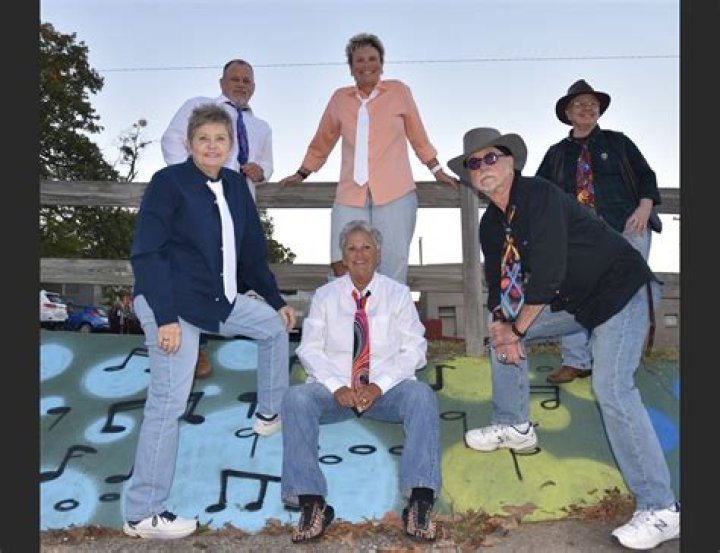 Unveiling the Legendary Frankie Dee Brown: A Musical Icon